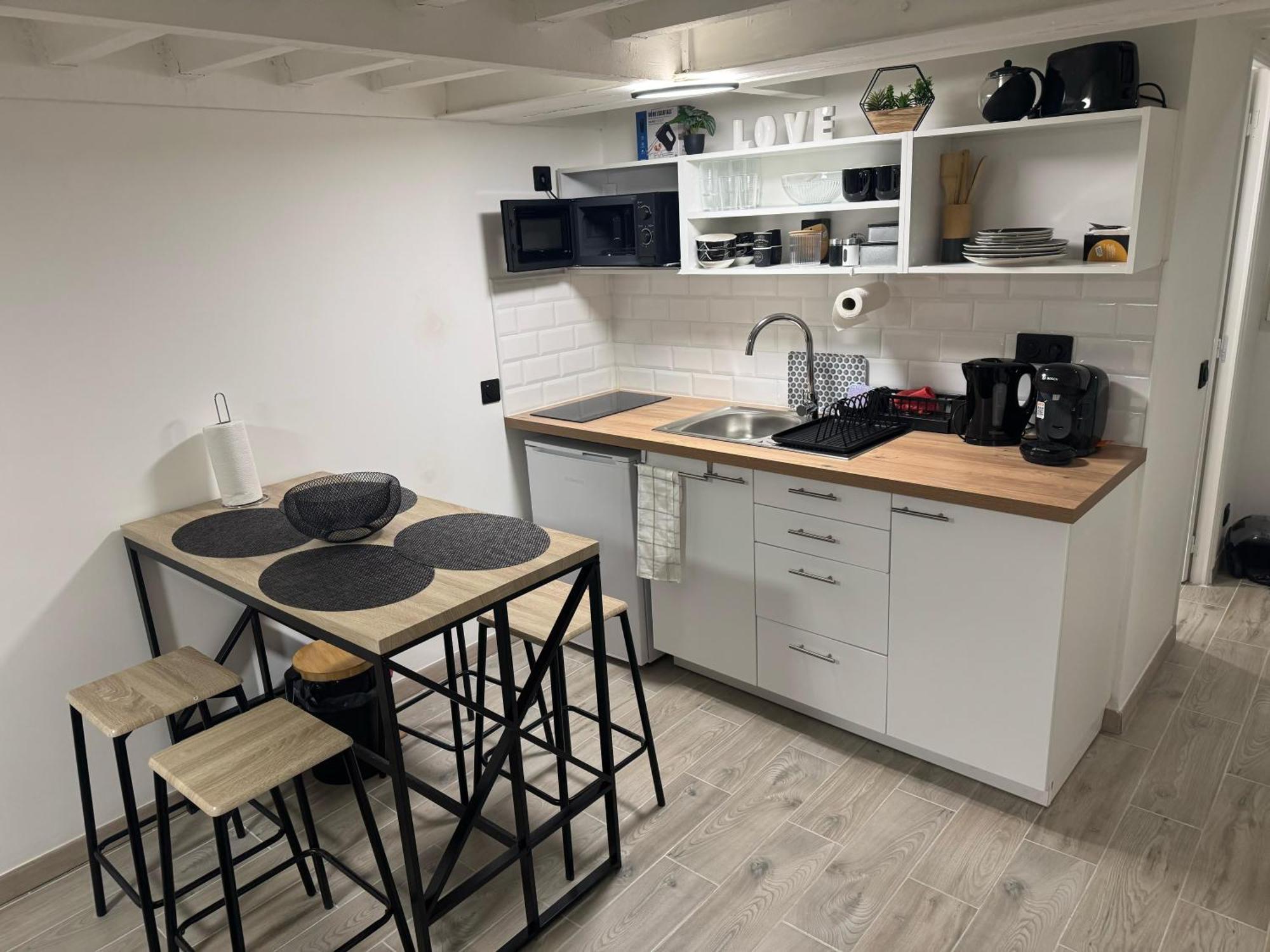 Magnifique Flat Le Belleville - Lumineux - 4 Personnes - Proche Metro Parigi